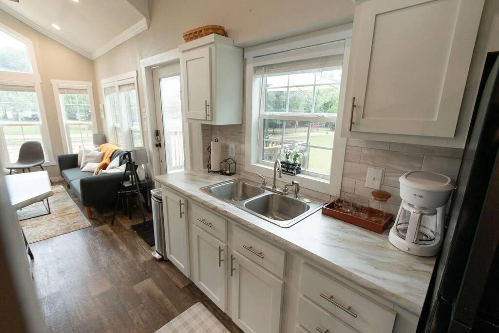 Pet Friendly Tiny House Rental With New Access To Guadalupe River Nbtx 新布朗费尔斯 外观 照片