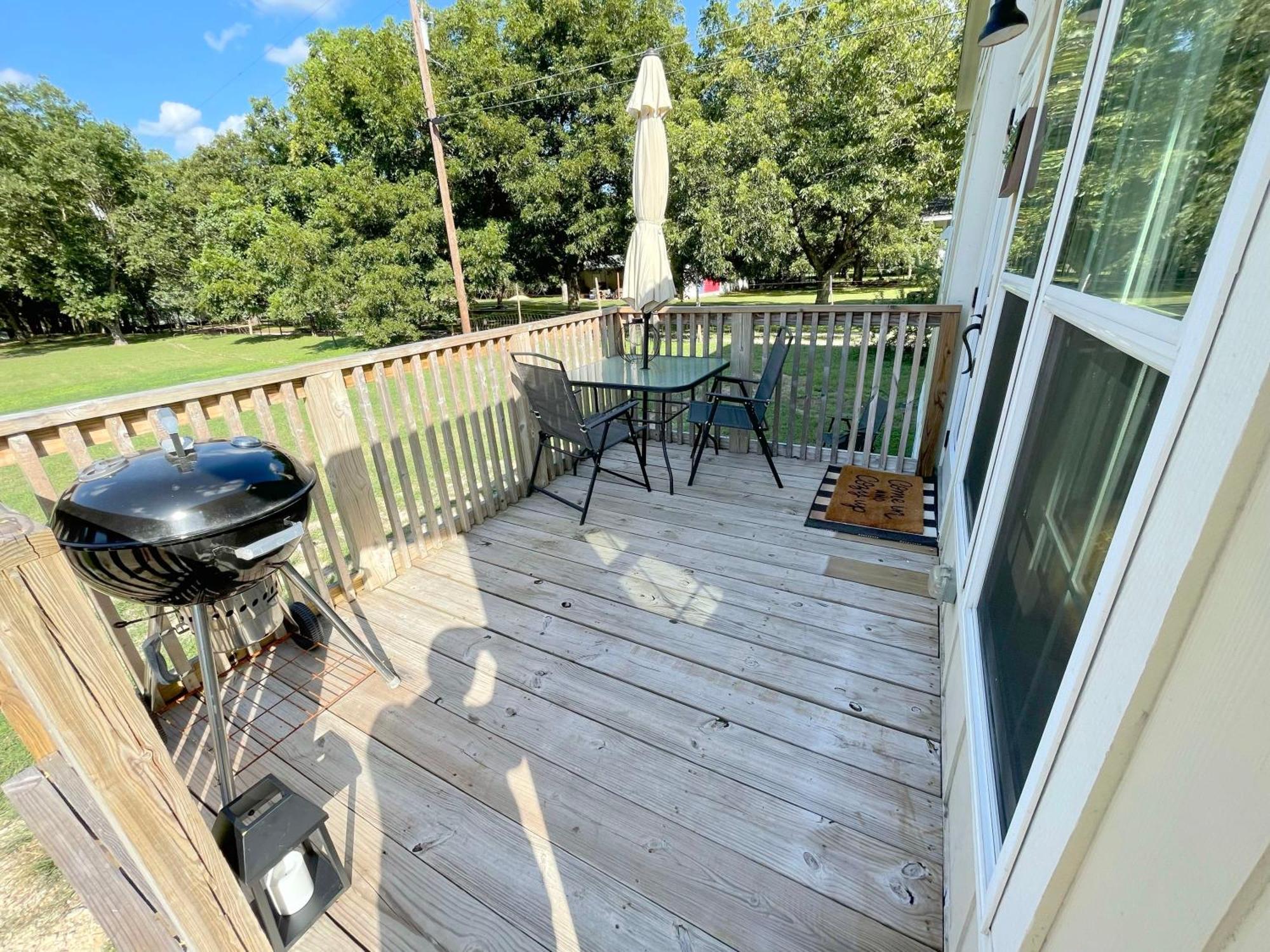 Pet Friendly Tiny House Rental With New Access To Guadalupe River Nbtx 新布朗费尔斯 外观 照片