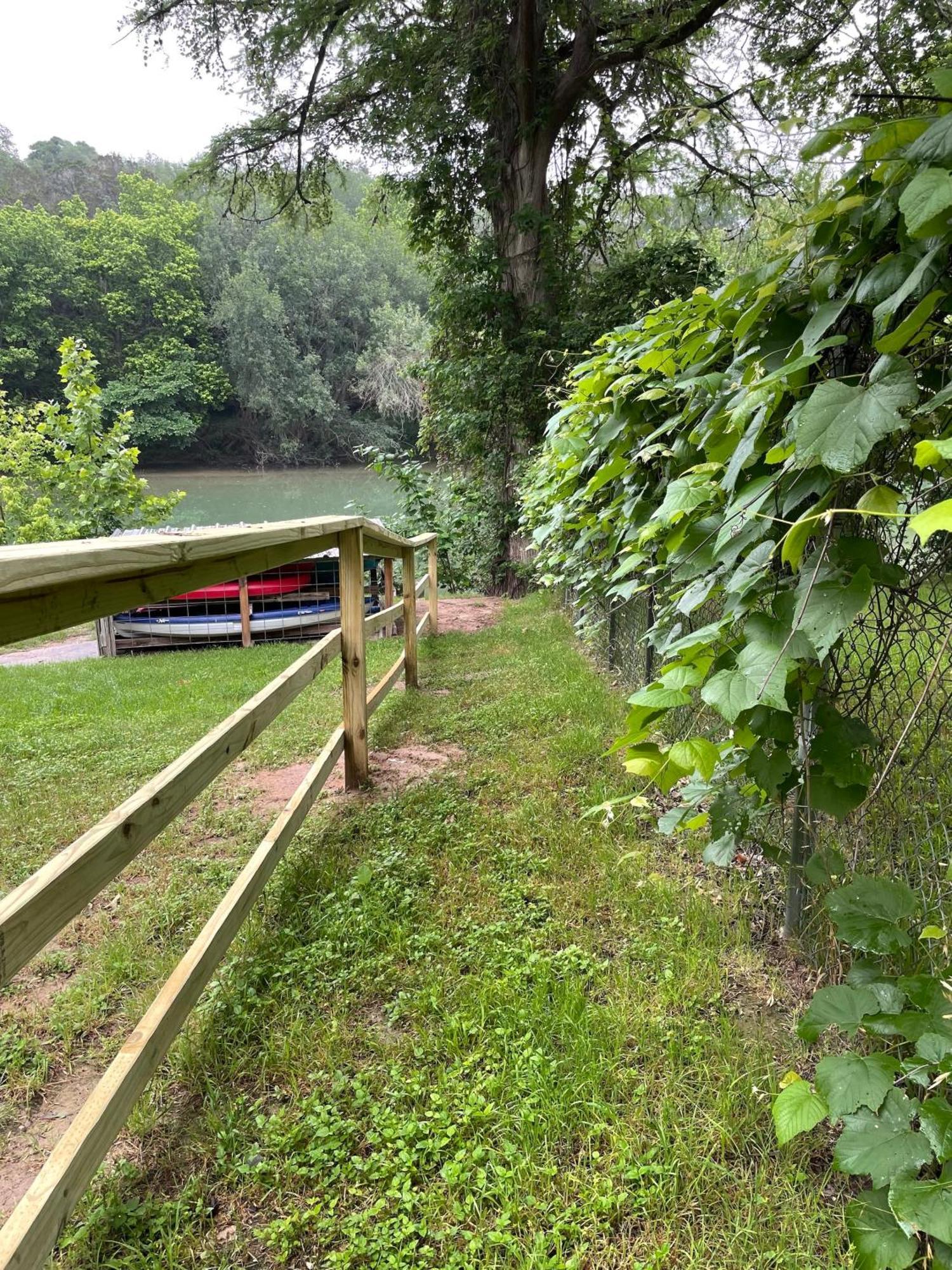 Pet Friendly Tiny House Rental With New Access To Guadalupe River Nbtx 新布朗费尔斯 外观 照片
